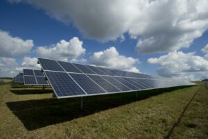 Horas Sol Pico y Producción Solar: Guía Técnica en Colombia